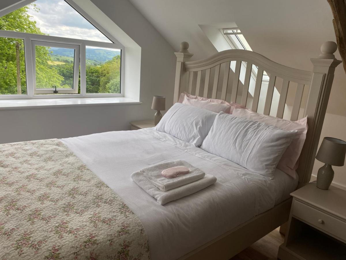 Pippin Lodge Llanwrda Eksteriør bilde