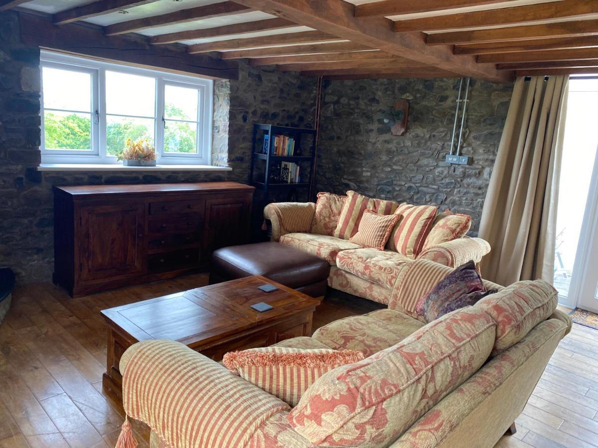 Pippin Lodge Llanwrda Eksteriør bilde