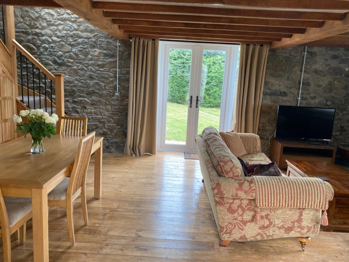 Pippin Lodge Llanwrda Eksteriør bilde