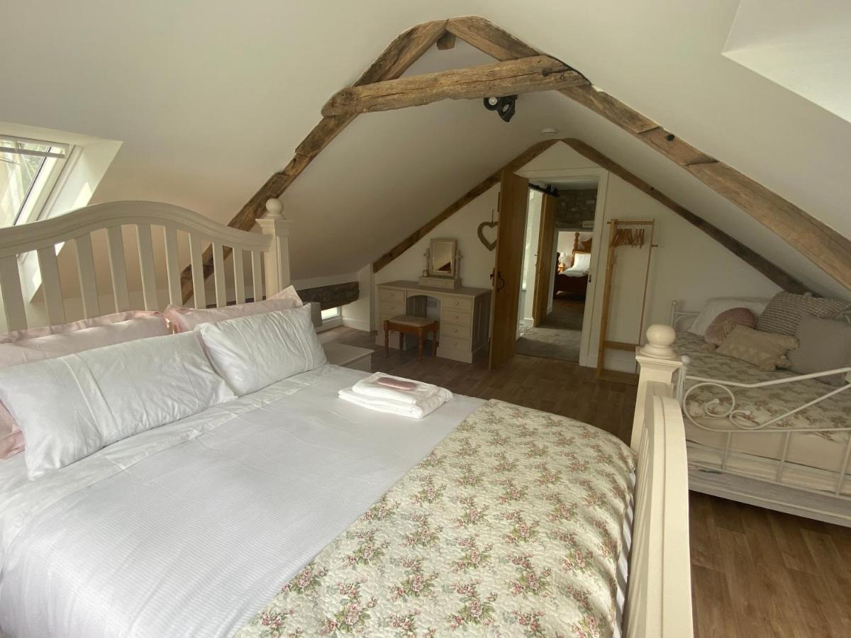 Pippin Lodge Llanwrda Eksteriør bilde
