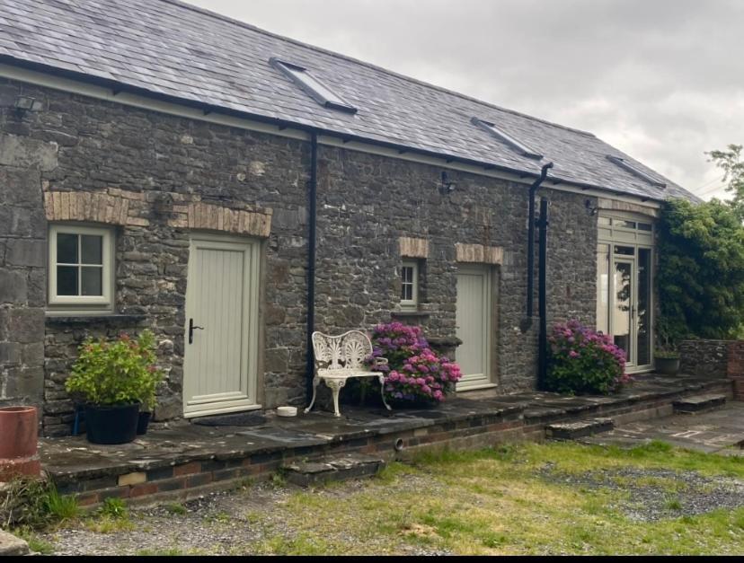 Pippin Lodge Llanwrda Eksteriør bilde