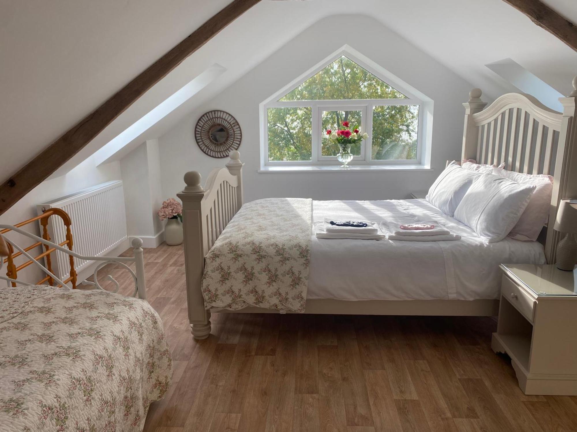 Pippin Lodge Llanwrda Eksteriør bilde