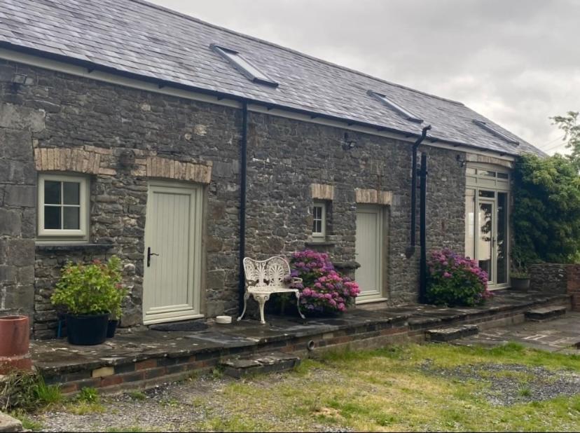 Pippin Lodge Llanwrda Eksteriør bilde